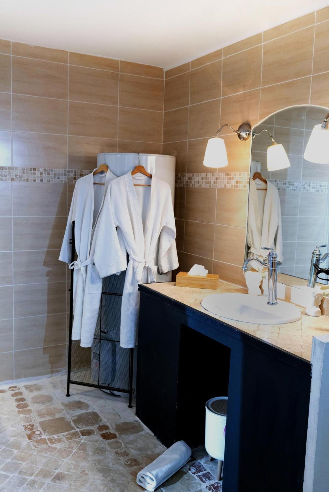 Les Canoubiers Luxe Et Serenite Au Coeur De Saint-Tropez Suites Spacieuses Avec Jardin Enchanteur Exteriör bild