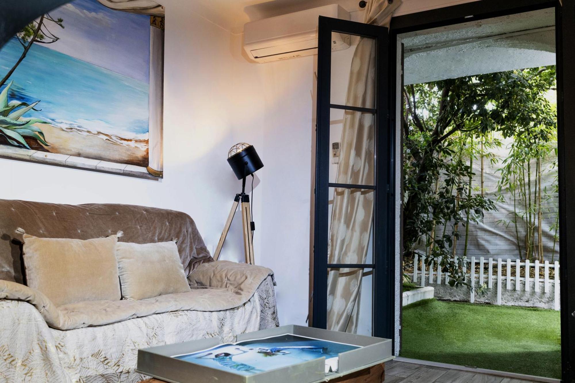 Les Canoubiers Luxe Et Serenite Au Coeur De Saint-Tropez Suites Spacieuses Avec Jardin Enchanteur Rum bild